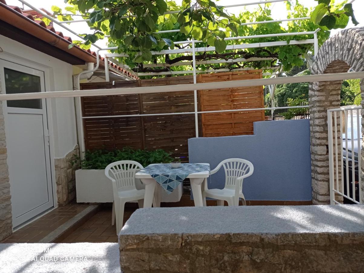 Studio apartman Premantura Esterno foto