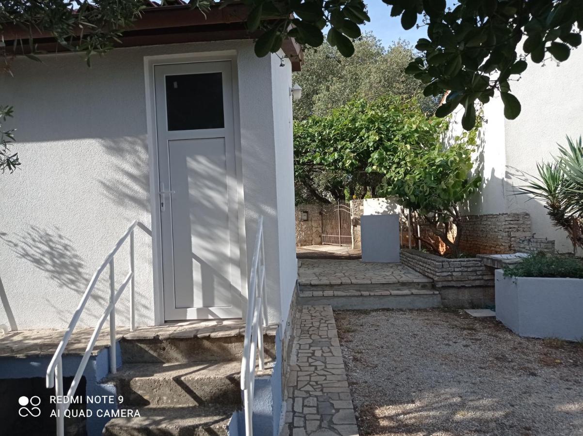 Studio apartman Premantura Esterno foto