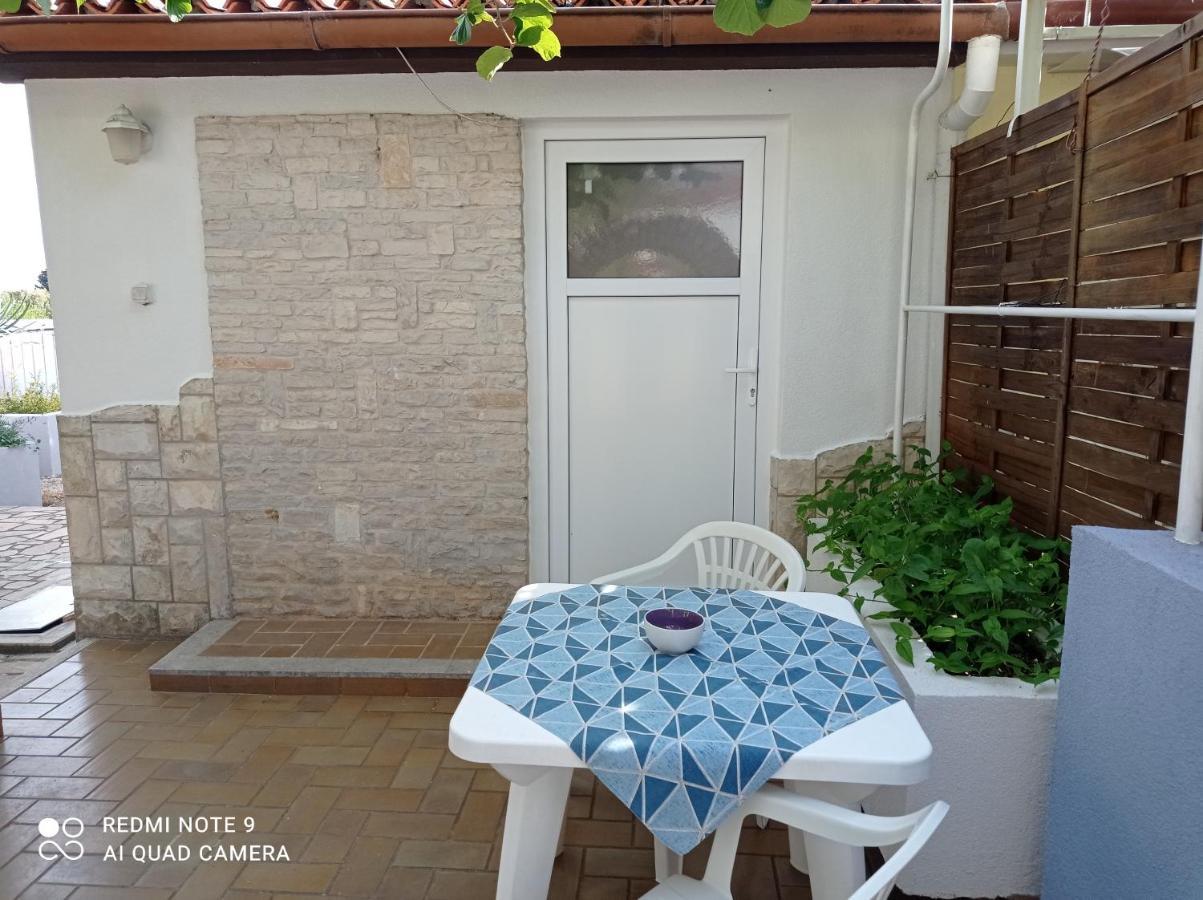 Studio apartman Premantura Esterno foto