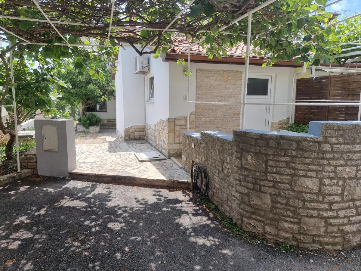 Studio apartman Premantura Esterno foto